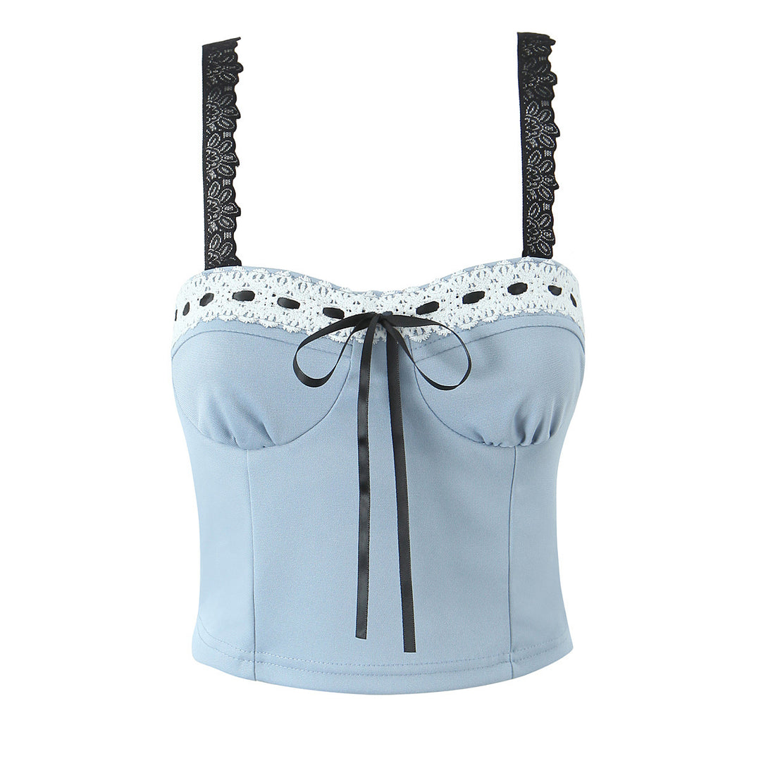 Dame Crop-Top med fine spidse accenter og dekorativ snørredesign Stilla