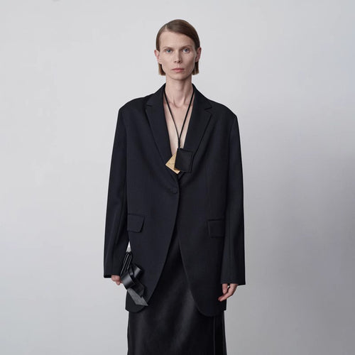 Dame Oversized Blazer med minimalistiske detaljer og moderne snit Stilla