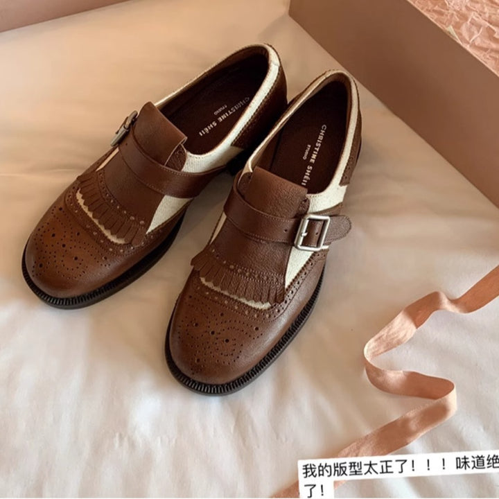 Dame mode Loafers med elegante spænder og individuelle prægninger Stilla