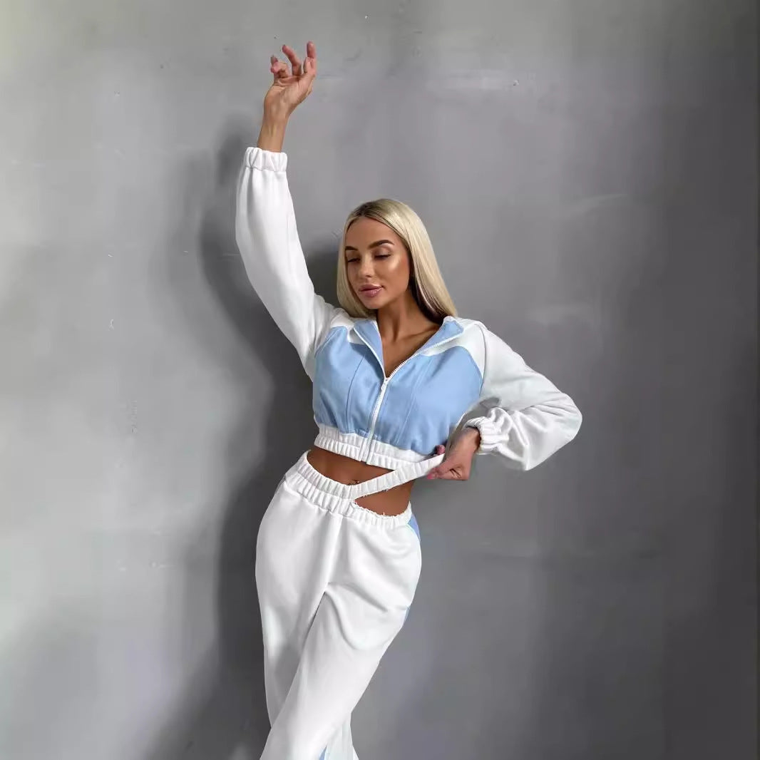 Kvinders sporty loungewear sæt lavet af blødt materiale med kængurulomme Skovae