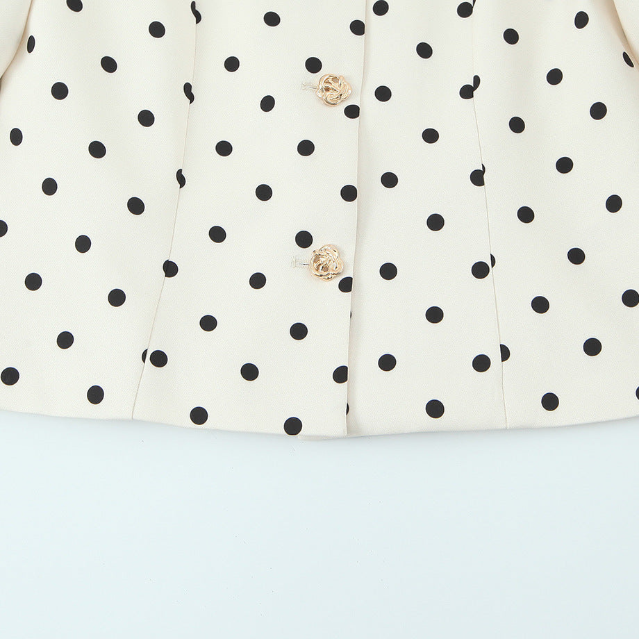 Dame elegant bluse med puffærmer og knapdetaljer Skovae