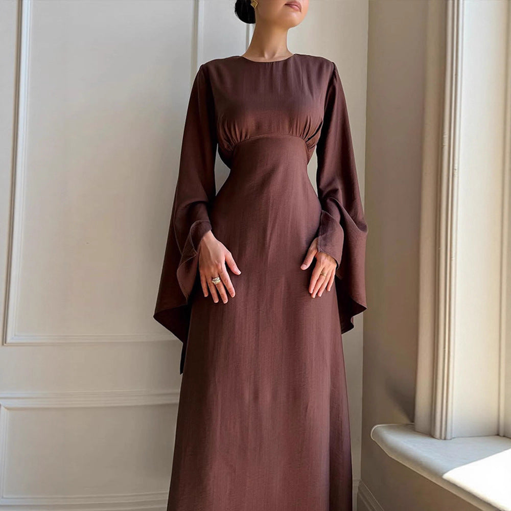 Dame elegant maxikjole med bred trompetærme og flot udskæring Stilla