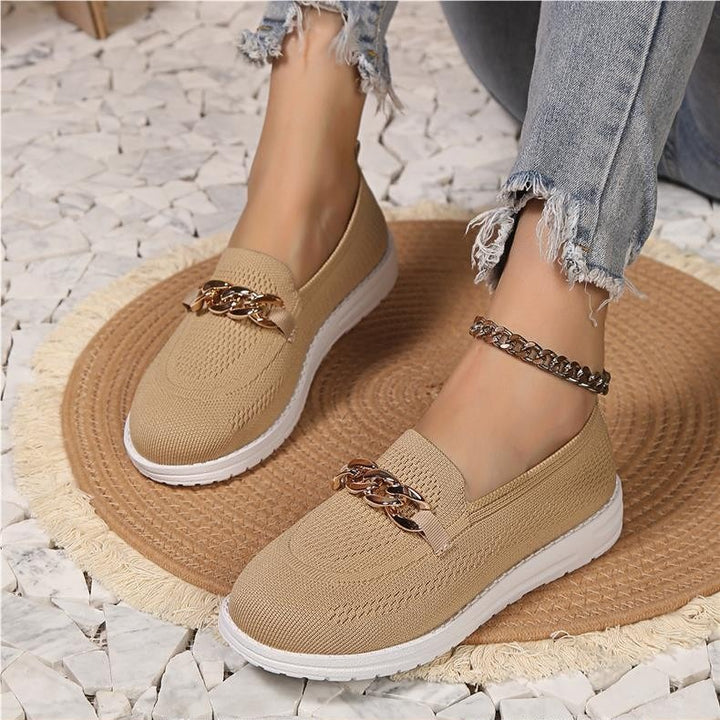 Dame Slip-On Sneakers med elegant kæde-detalje og åndbart overmateriale Stilla