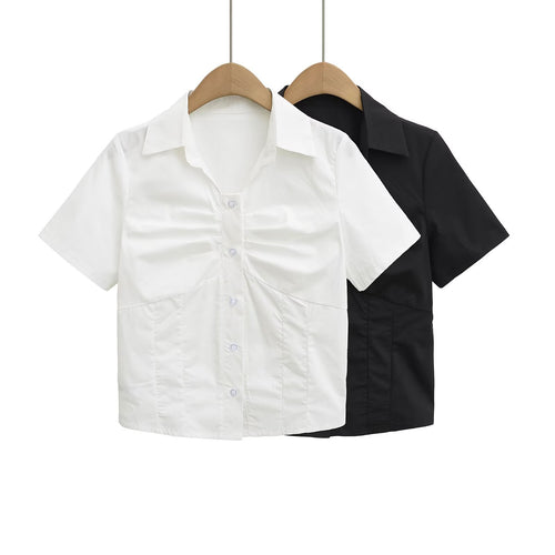 Dame fashion kortærmet skjorte med raffineret plissee-detalje og smalt snit Stilla