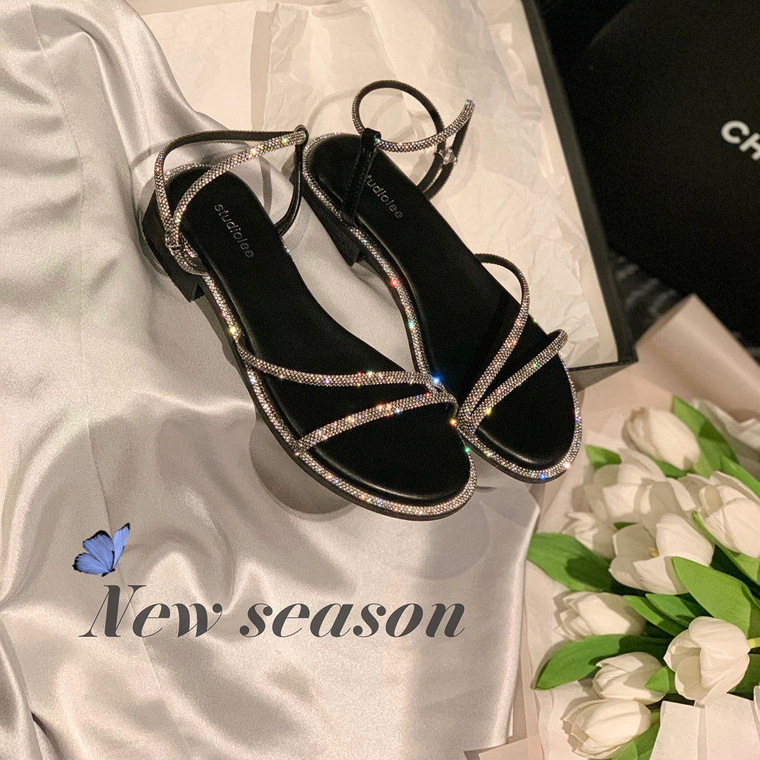 Dame elegante sandaler med funklende remme og behageligt fodseng Stilla