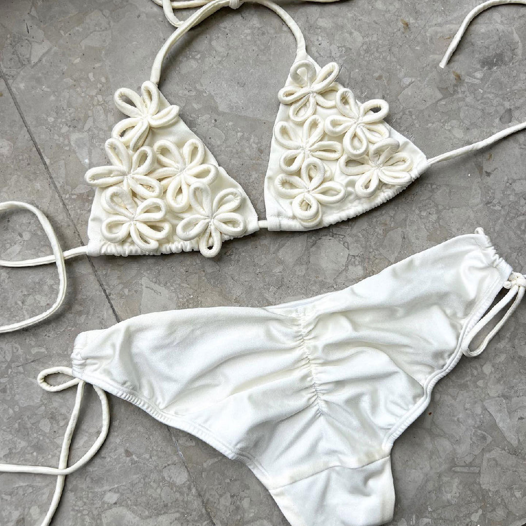 Dame Bikini-sæt med dekorative blomsterapplikationer og justerbare stropper Stilla