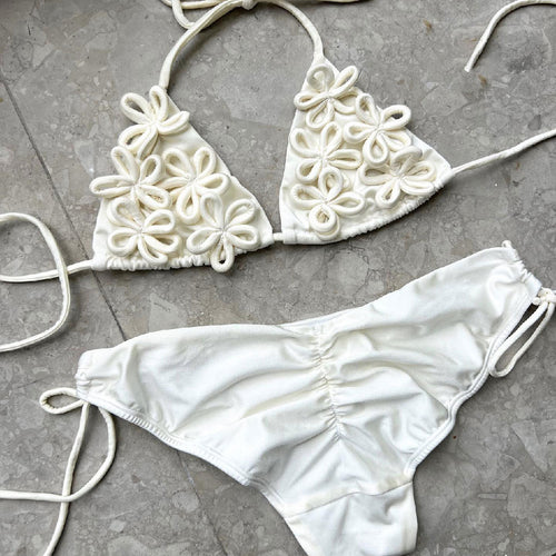 Dame Bikini-sæt med dekorative blomsterapplikationer og justerbare stropper Stilla