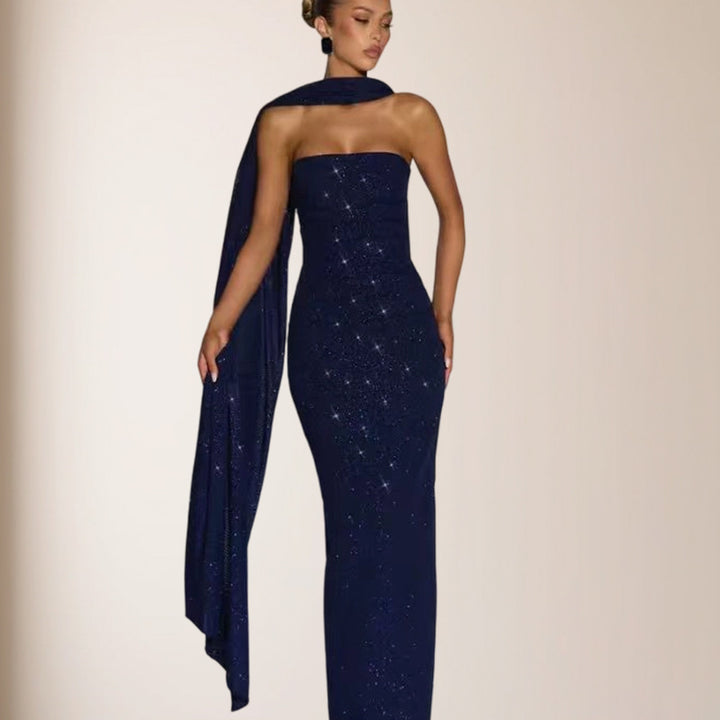 Dame elegante aftenkjole med glitrende paljetter og design uden stropper