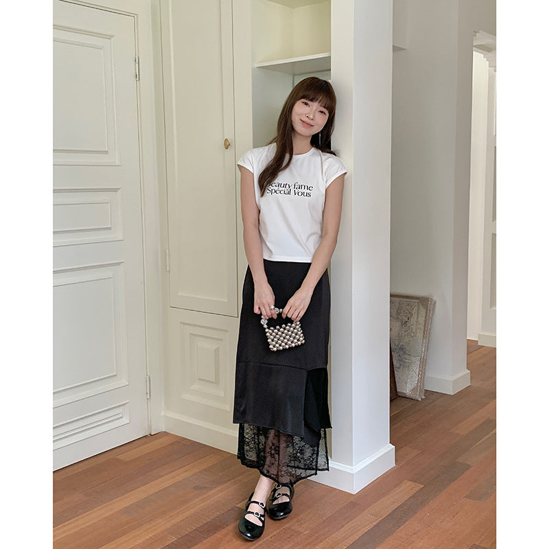 Dame Midi-nederdel i satiniseret lace med asymmetrisk kant og betagende flæsedetaljer Stilla
