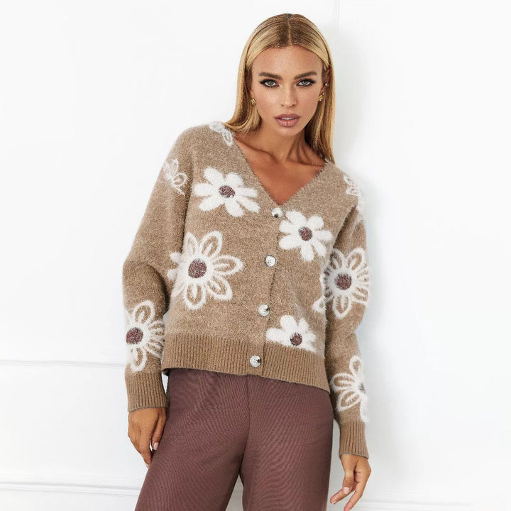 Kvindernes hyggelige cardigan med blomstermønster og knapdetaljer Stilla