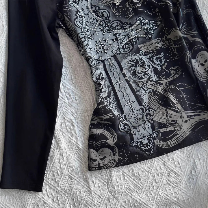 Dame Langærmet skjorte med elegant ornamenttryk og dyb V-udskæring Stilla