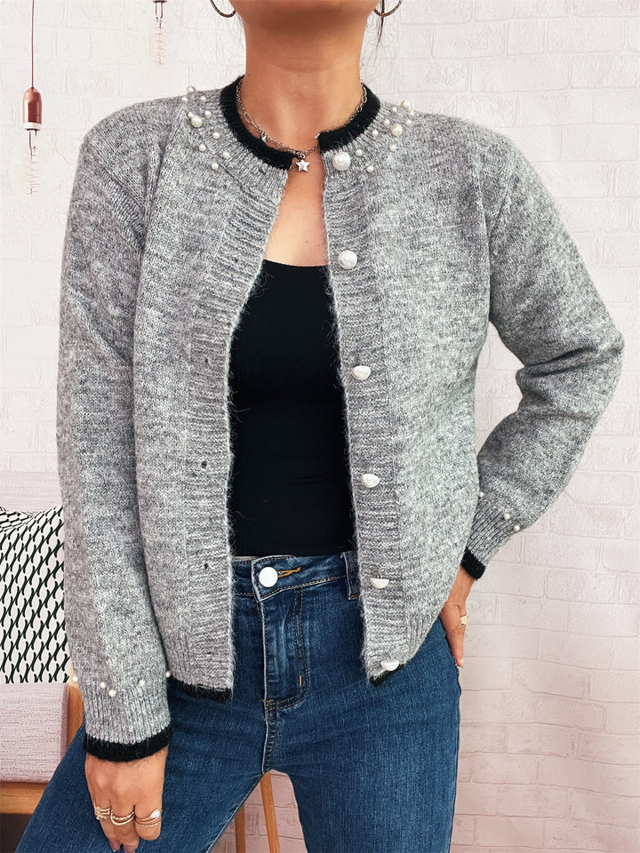 Damer elegant cardigan med dekorative knapdetaljer og perleudsmykninger Stilla