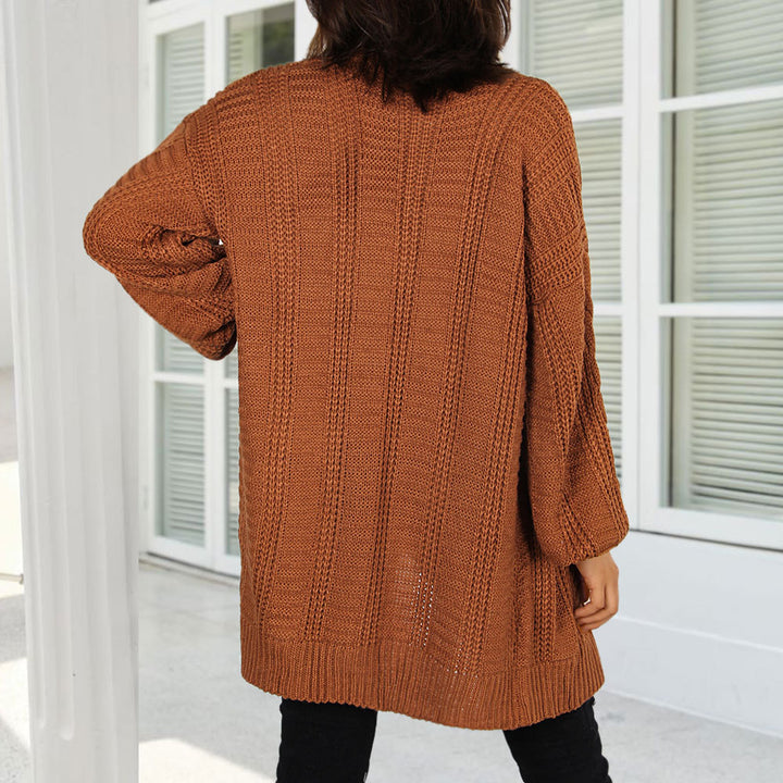 Dame chunky strik cardigan med elegant knaplukning og brede ærmer Stilla