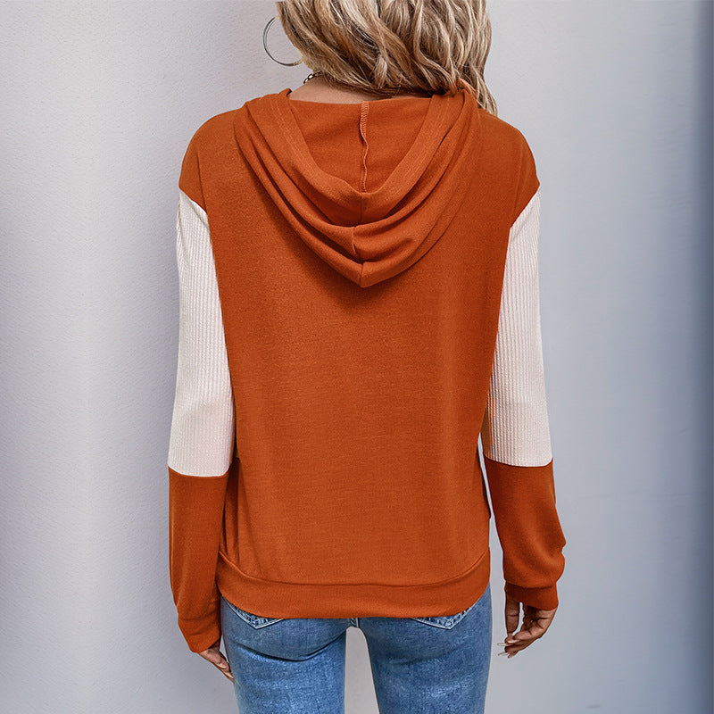 Dame Hoodie med moderne V-hals og struktureret ærmedesign Skovae