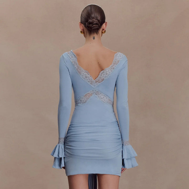 Damen Mini-Kleid mit Spitzenakzenten und voluminösen Ärmeln Skovae
