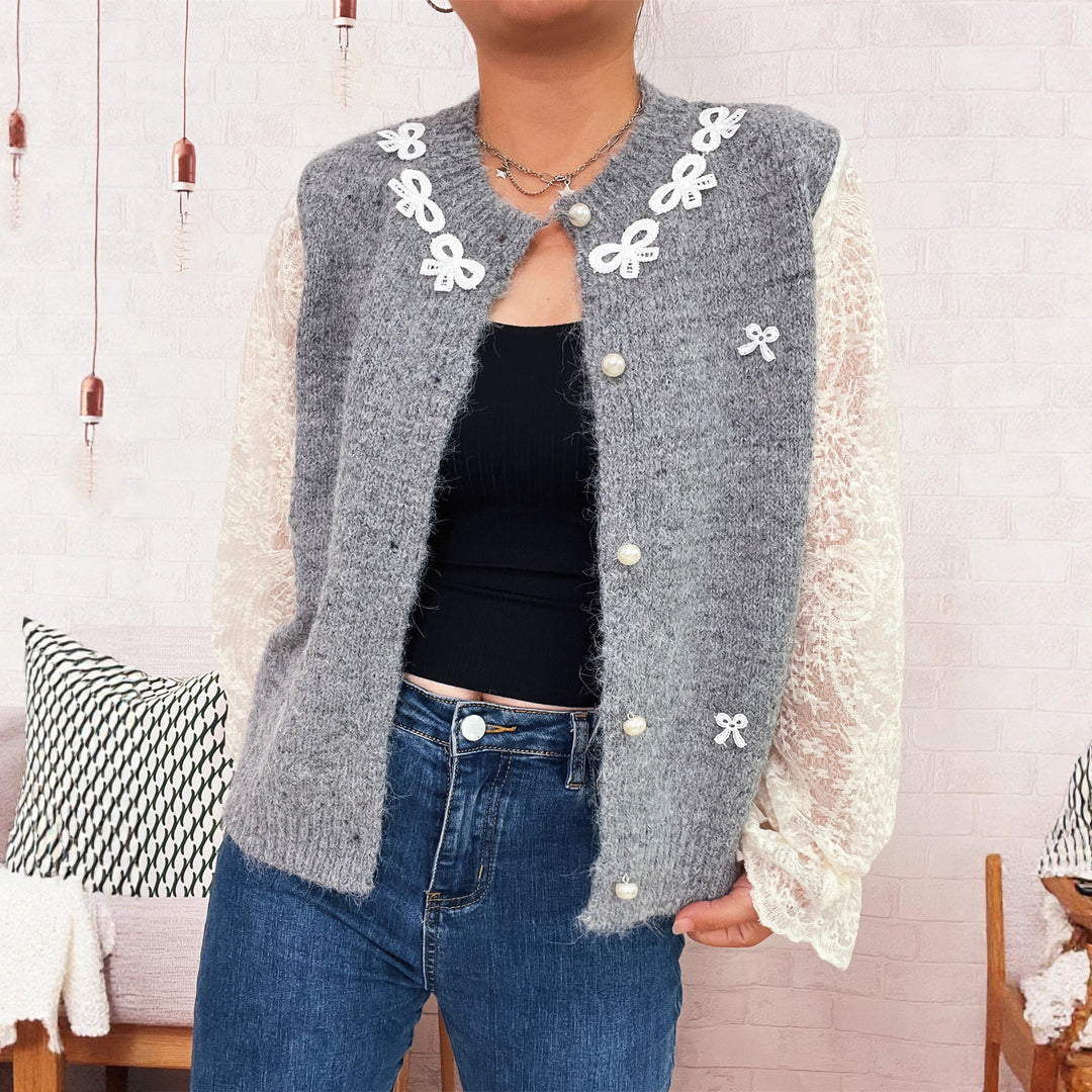 Kvindernes cardigan med elegant lace og perle-beklædte knapper Stilla