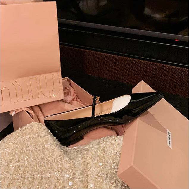 Dame elegante Ballerinas med moderne rem og skinnende overflade Stilla