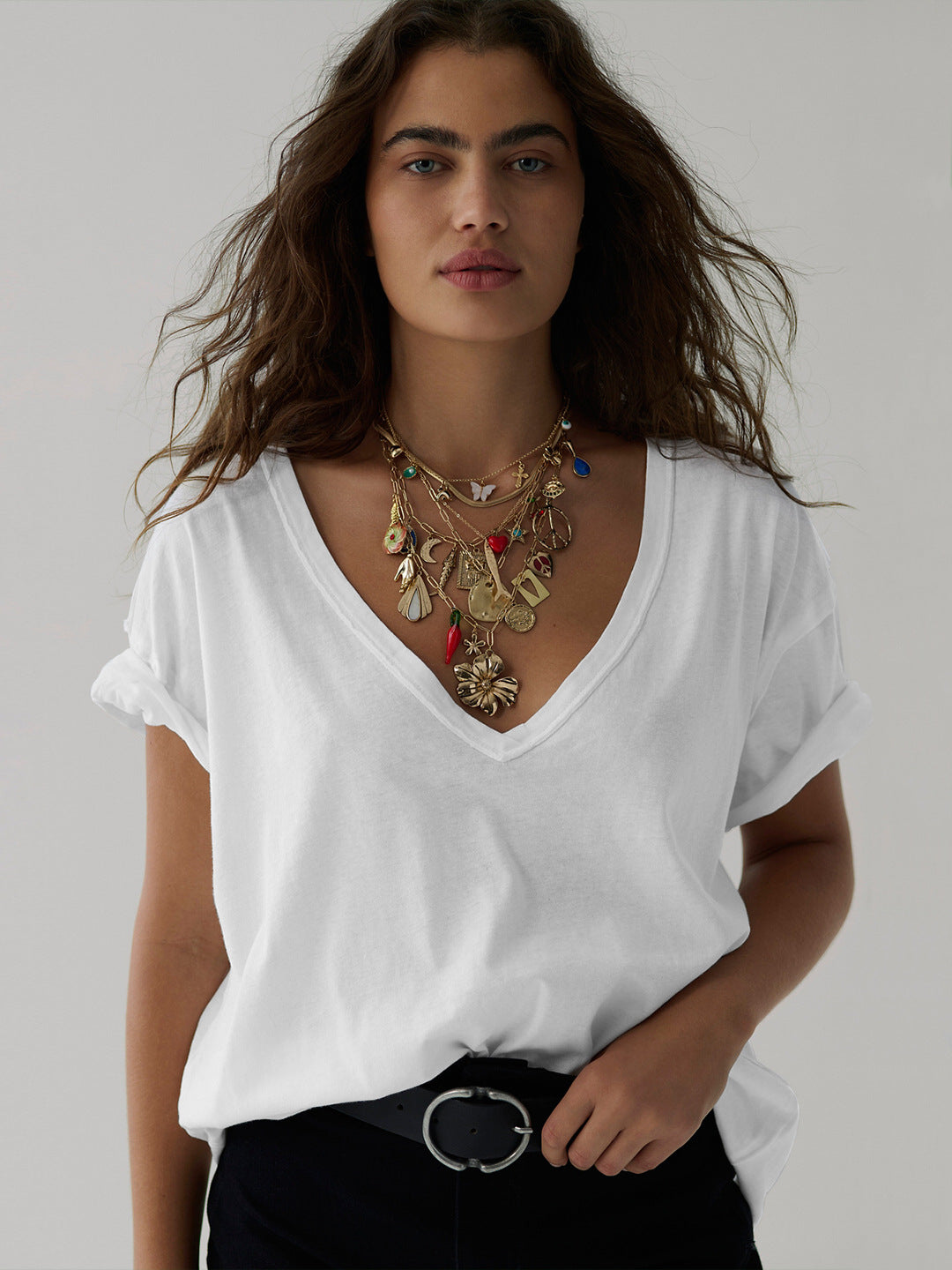 Dame oversized T-shirt med dyb V-udskæring og afslappet snit Stilla