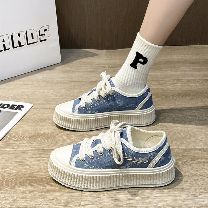 Dame Sneakers i en afslappet-modern stil med tyk platformssål og åndbar overfladestruktur Stilla