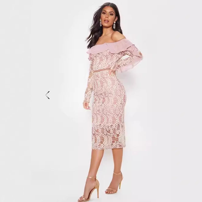 Dame Off-Shoulder Blonde Kjole med Flæse Detaljer og Figur-Fremhævende Snit Skovae