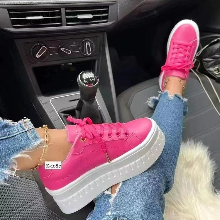 Dame Plateau Sneakers med skinnende detaljer og skridsikker sål Stilla