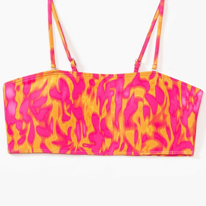 Dame bikini-sæt med modet bandeau-top og højt skårne underdele Skovae