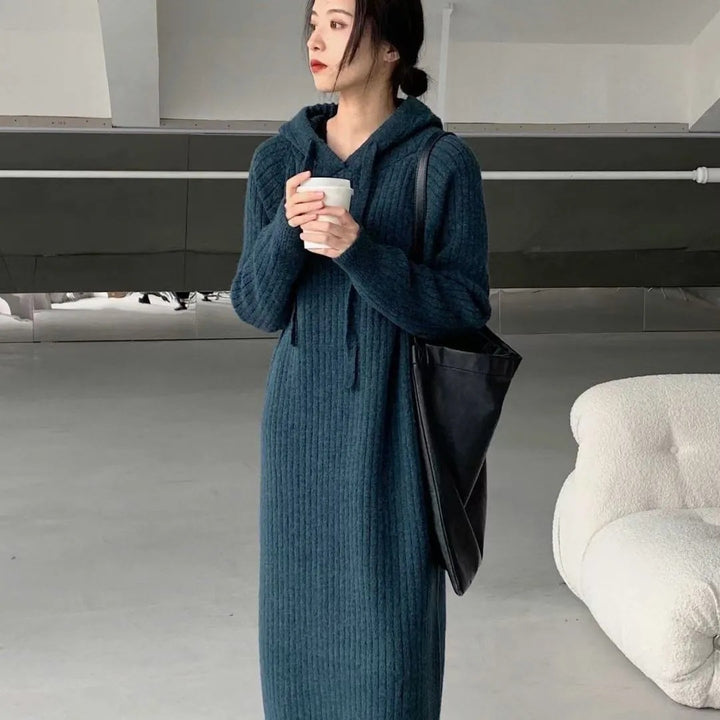 Kvinders strikket sweater med hætte og ribbet tekstur Stilla