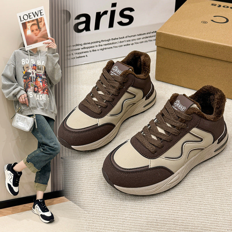 Dame Komfortable Sneakers med hyggeligt indvendigt for og robust sål Stilla