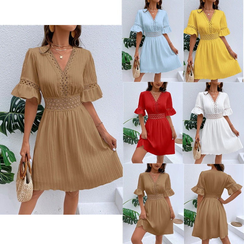 Dame Elegant Midi-Kjole med usædvanlig V-udskæring og feminine flæse detaljer Stilla