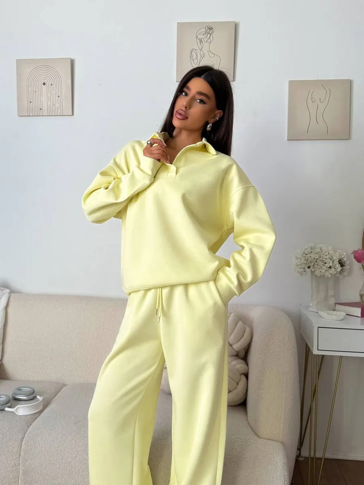Kvinders sporty loungewear sæt med høj krave og vid skæring Skovae