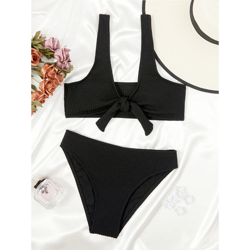 Dame triangel-bikini med trendy knude-detalje og kvalitets tekstur Skovae