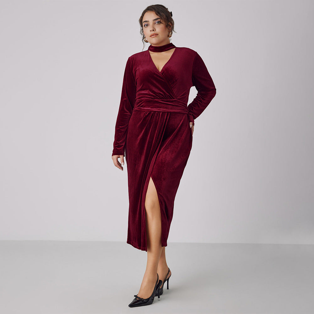 Dame Maxi-kjole med elegant omslagdesign og smuk slidse Stilla