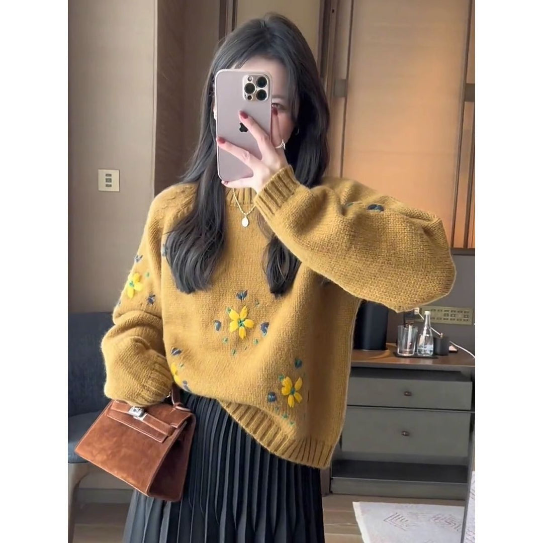 Women's knitted sweater with floral design Stilla