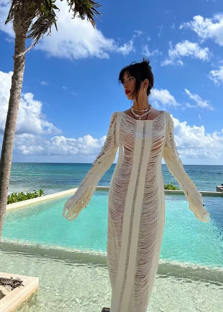 Dame elegant strandkjole med raffinerede frynser og transparente elementer Skovae