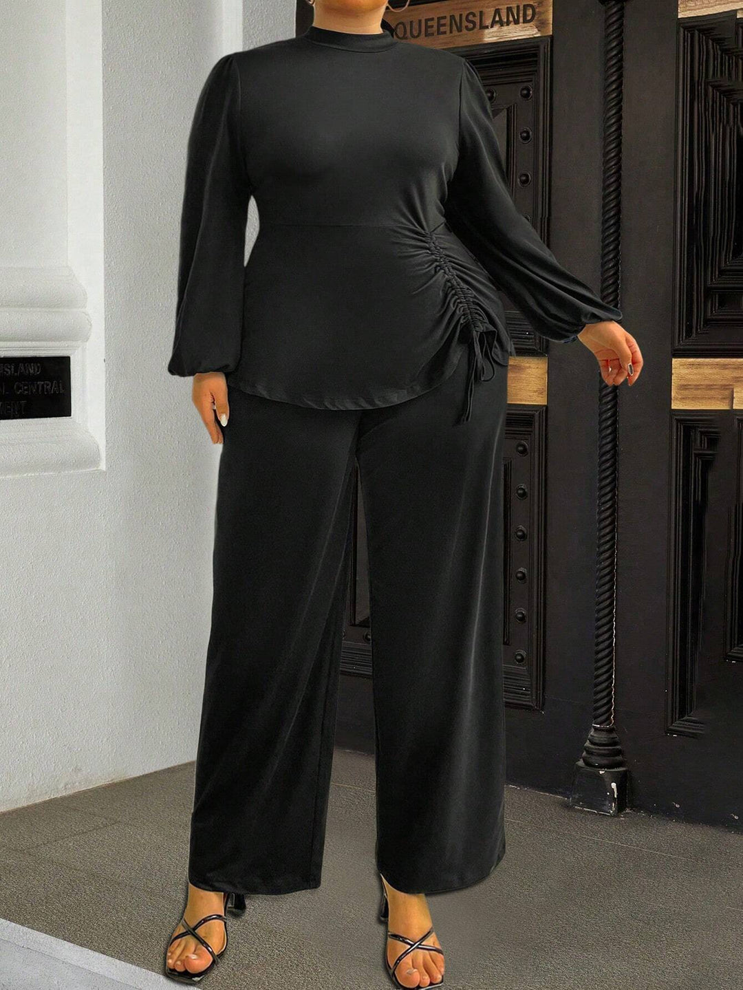 Dame elegant top med asymmetrisk rynkeelement og løstsiddende bukser Stilla