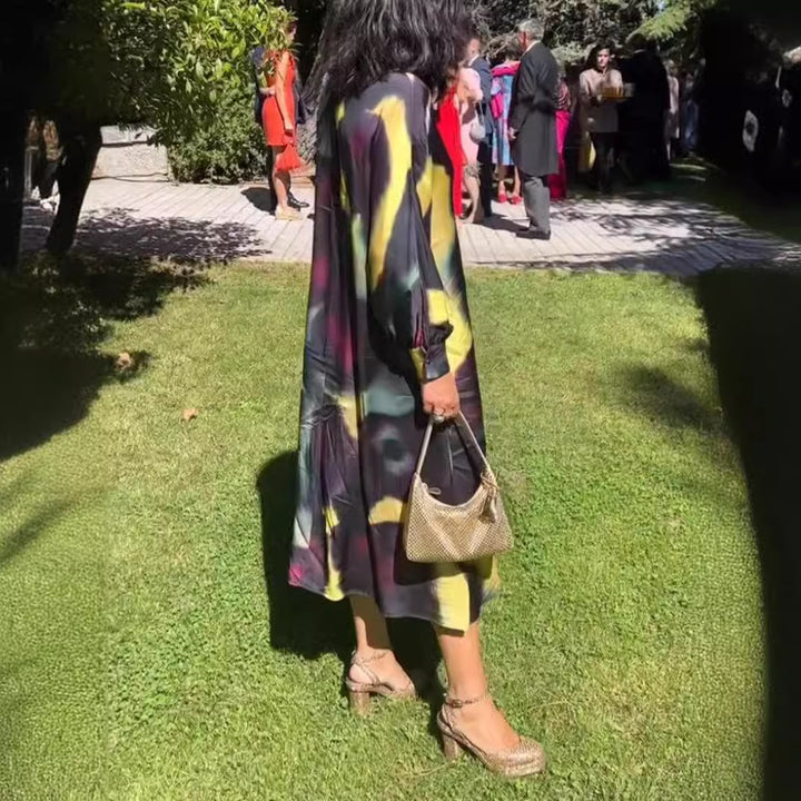 Dame Maxikjole med farverigt batikdesign og elegante pufærmer Stilla
