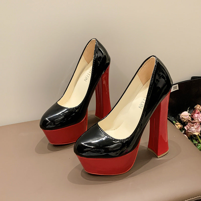 Dame plateau pumps med elegant højglans-look og stabil platform Stilla