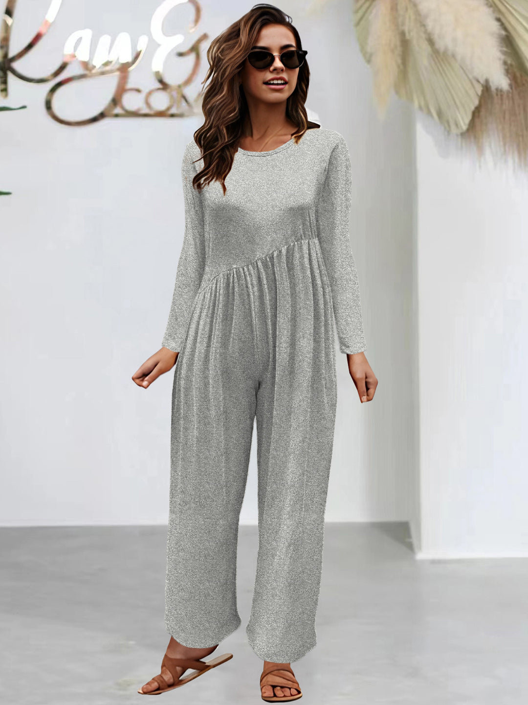 Dame overdimensioneret jumpsuit med sidelining og bredt ben Stilla