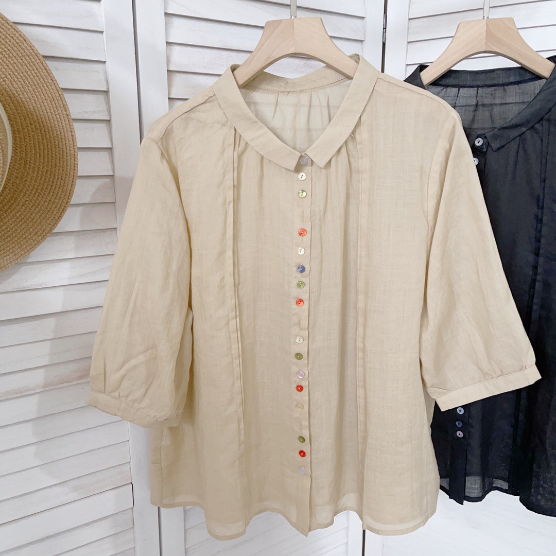 Femme Let Button-Up Bluse med Farverigt Knapdetalje Stilla