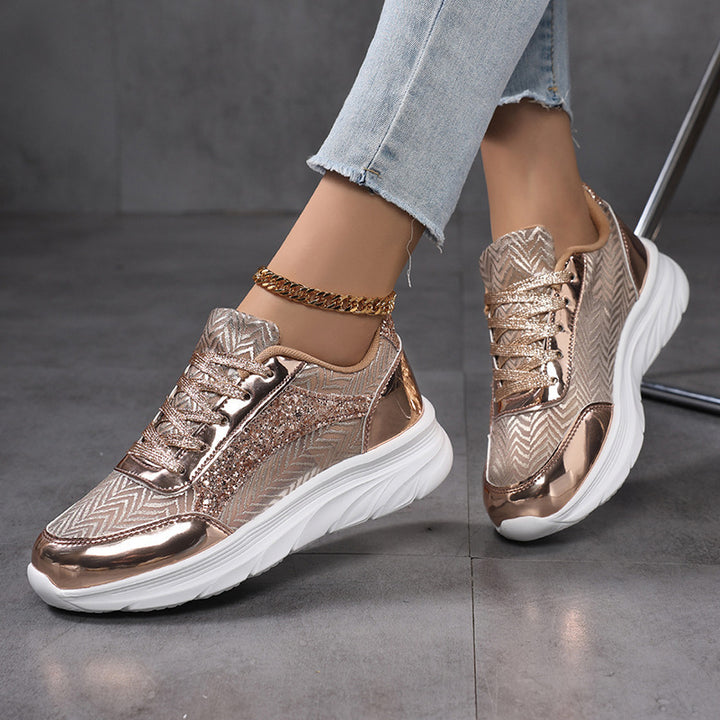 Damer nan glamourøs iøjnefaldende sneakers med glitrende paneler, jacquardvævet overdel og ergonomisk bølgesål Skovae