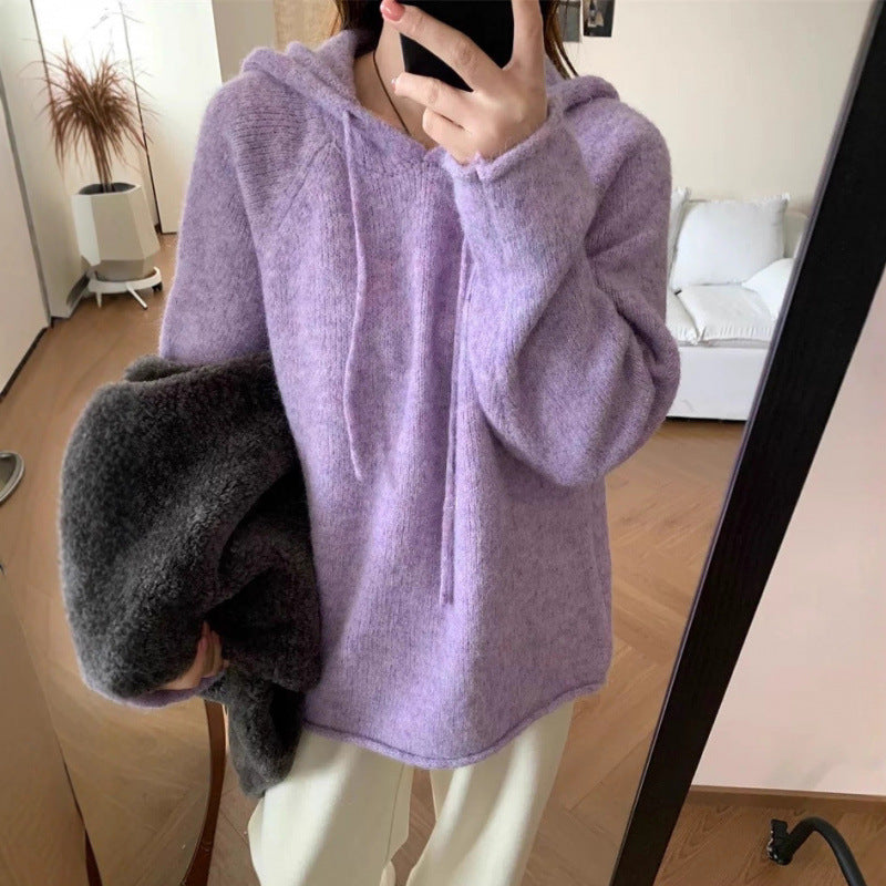 Kvinders hyggelige hætte sweatshirt lavet af blødt fleece-materiale med kengurulomme Stilla