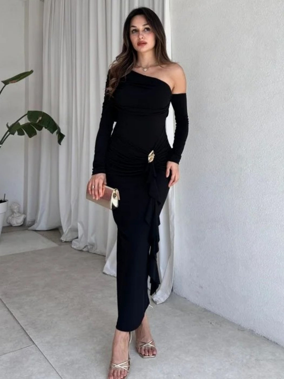 Dame elegant omslagkjole med asymmetrisk design og raffinerede draperinger Skovae