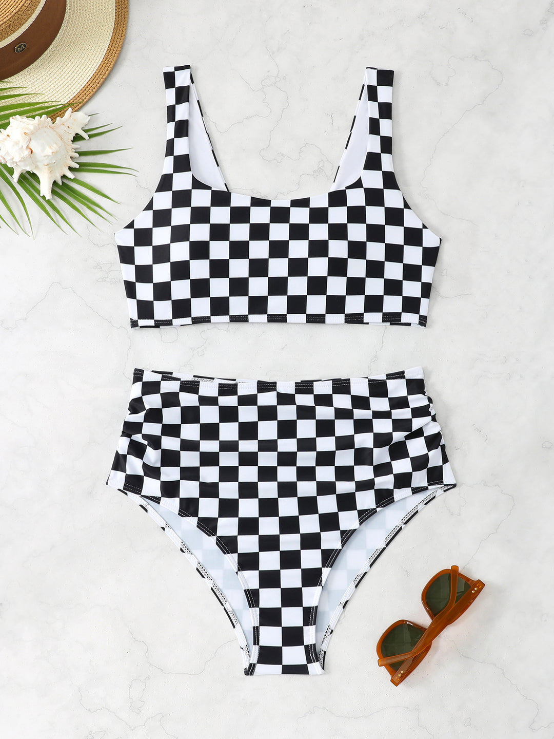 Dame bikini sæt med højskåret trusse og trendy ternet mønster Stilla