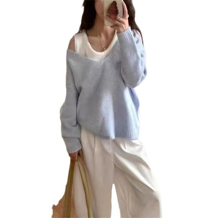 Kvinders afslappede sweater med en moderne V-hals og åbne skuldre Stilla