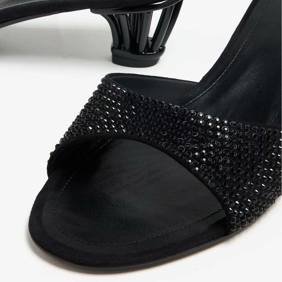 Femme Kryst dekoreret Slide Sandaler med skulpturel hæl Stilla