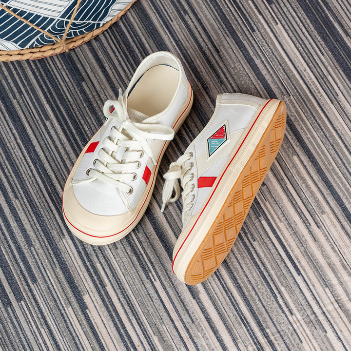Dame Sneakers i afslappet retro-stil med unikt design og behagelig sål Stilla