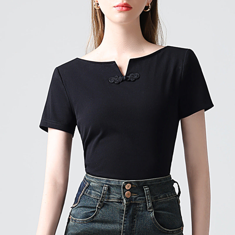 Femme elegant T-shirt med dekorativ V-udskæring og kunstnerisk knapdetalje Stilla