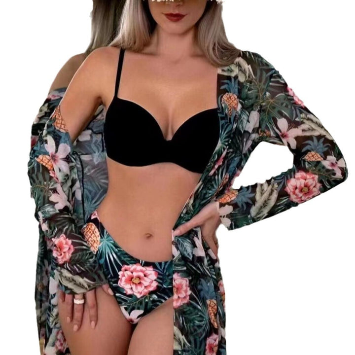 Dame Strand-Bikini med florale udsmykninger og elegant kimono Skovae