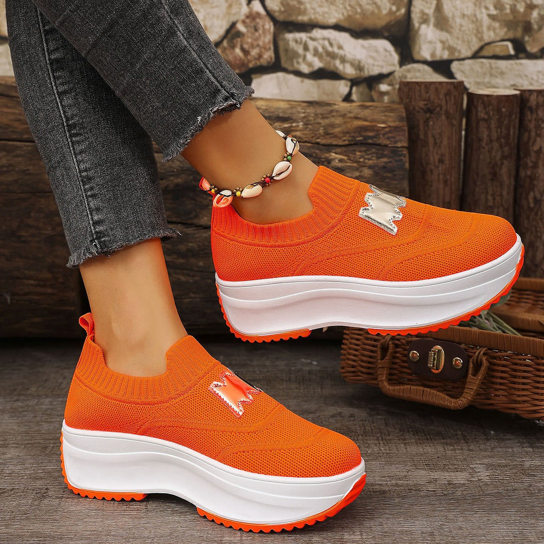 Dame Sneakers med fleksibelt netmateriale og moderigtigt plateau Stilla