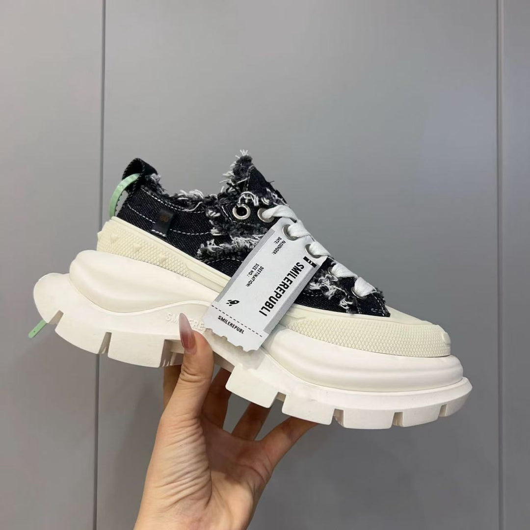 Dame Chunky Sneakers med innovativt design og afslappet raffinement Stilla